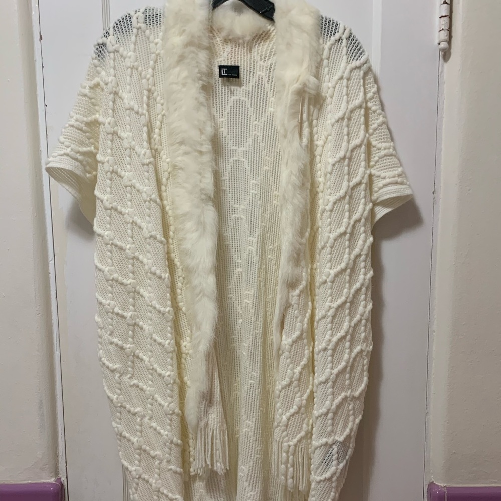 Love Token classy cream shawl w/ Rabbit Fur Trim